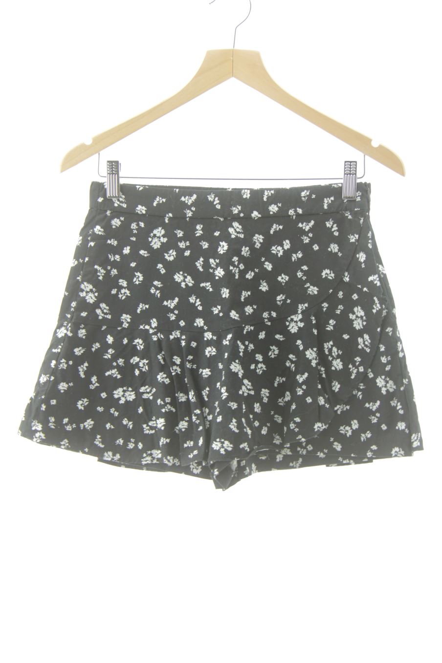 Kurze Hose von Zara Größe M, Farbe Geblümt, für