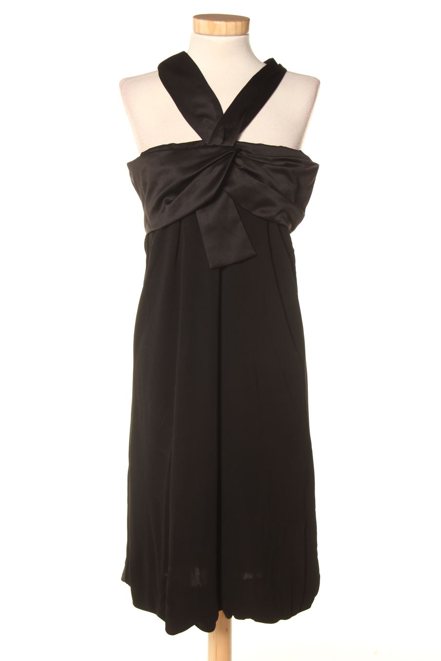 Robe Yera de la taille 38, de couleur noir