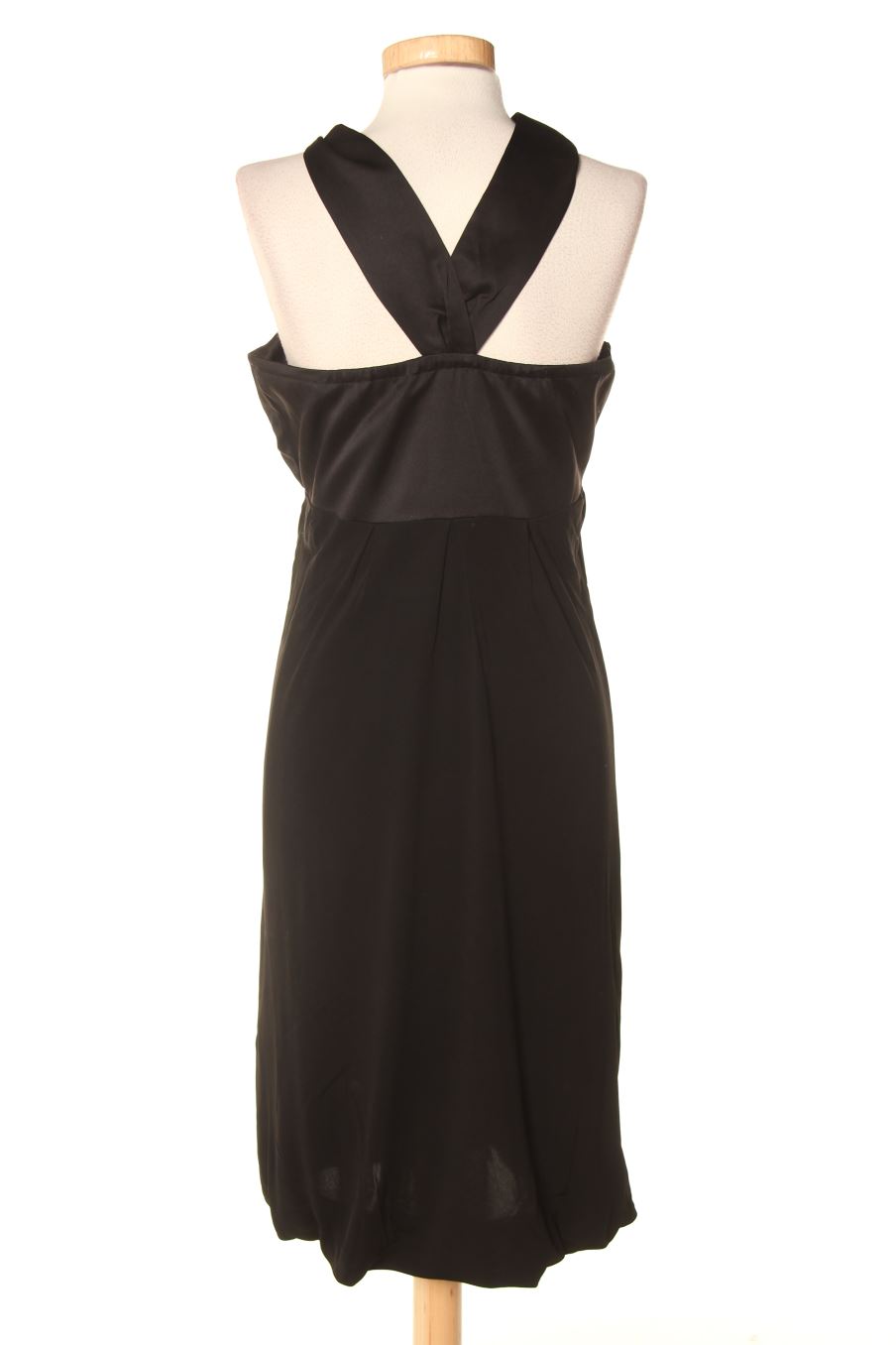Robe Yera de la taille 38, de couleur noir