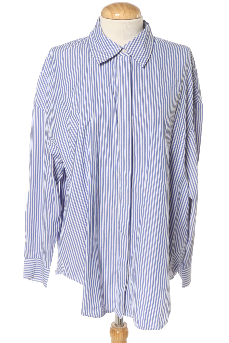 Chemise Sfera de la taille M, de couleur rayures