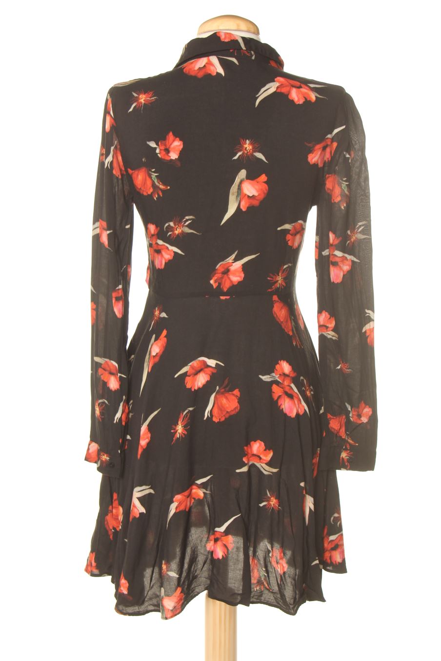 Vestido casual de Zara de la talla XS, de color flores