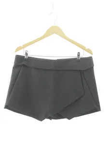Pantalón corto L Zara, foto 1 de 2