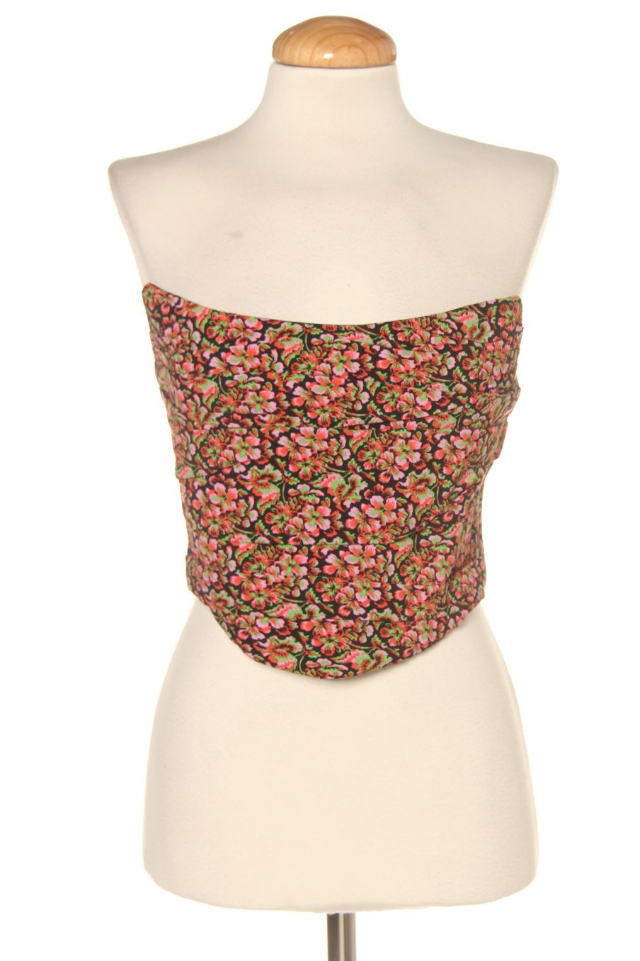 Top Zara de la taille M, de couleur fleurs
