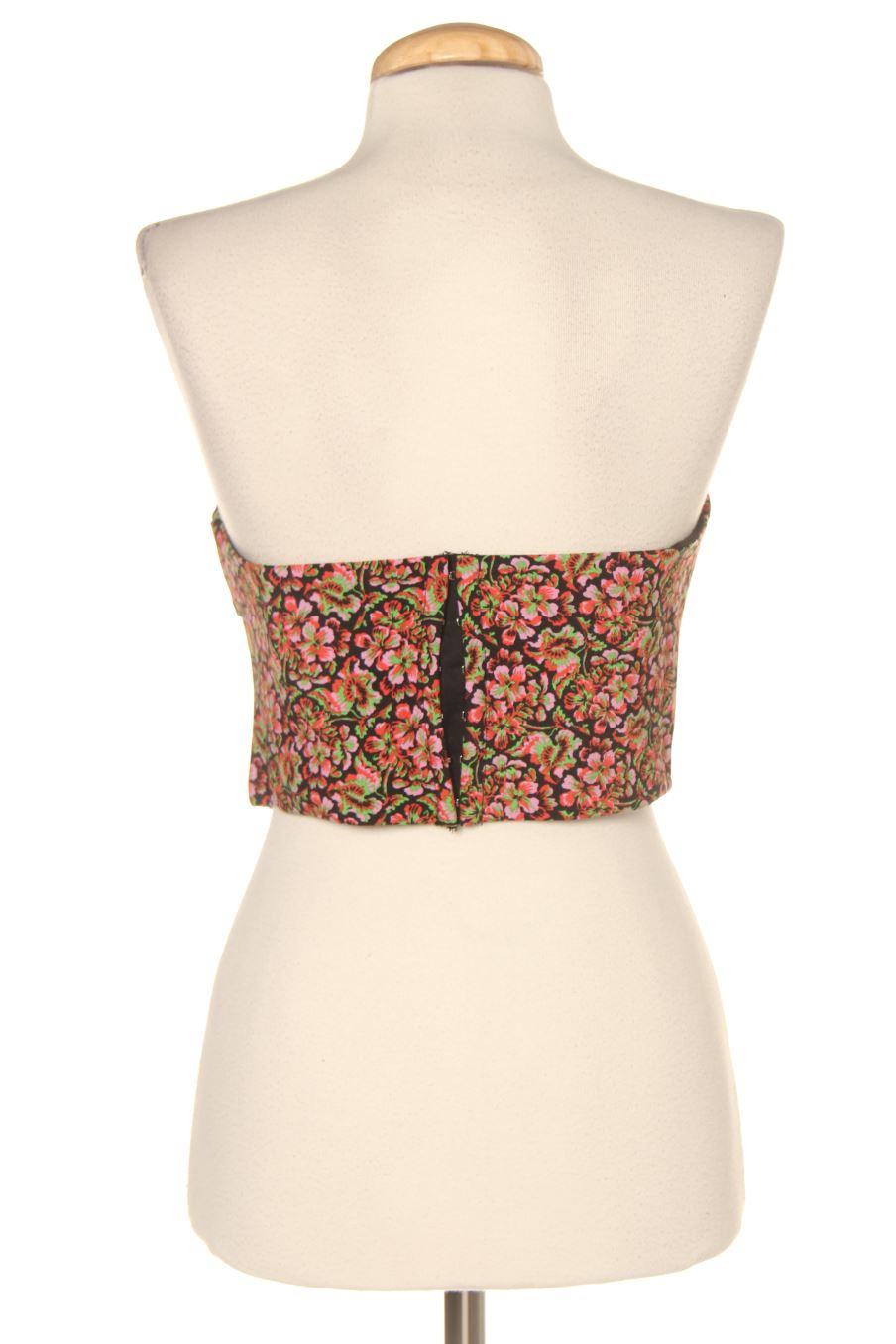 Top Zara de la taille M, de couleur fleurs