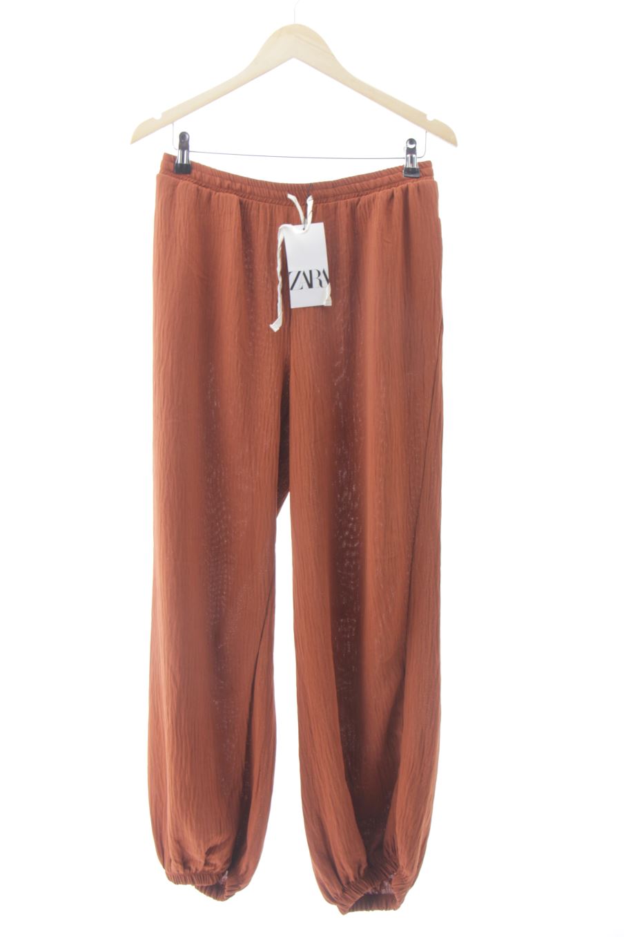 Pantalon Zara de la taille S, de couleur marron