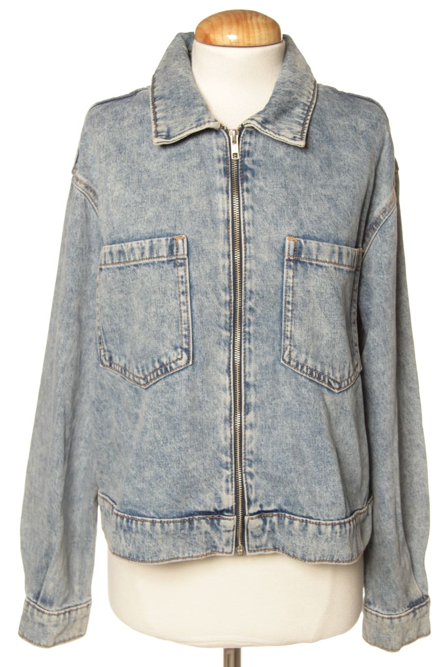 Cazadora de Mango de la talla L, de color azul de ropa vaquera