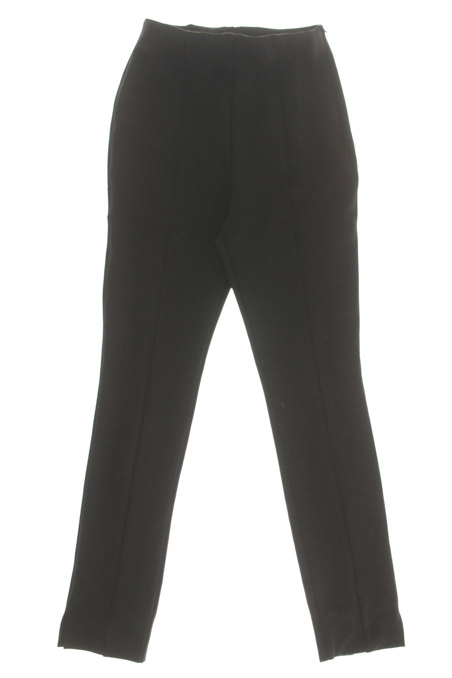 Pantalón de Zara de la talla M, de color negro