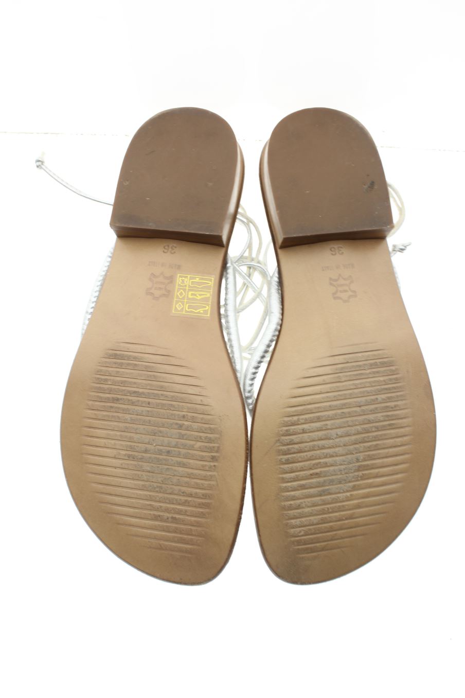 Sandalias planas de Marella Ferrera de la talla 36, de color plateado de