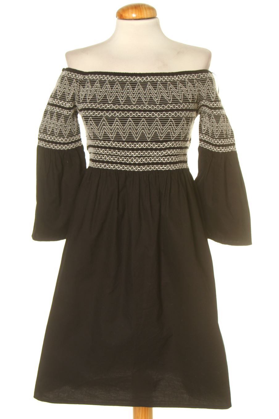 Robe casual EDITED de la taille 38, de couleur noir