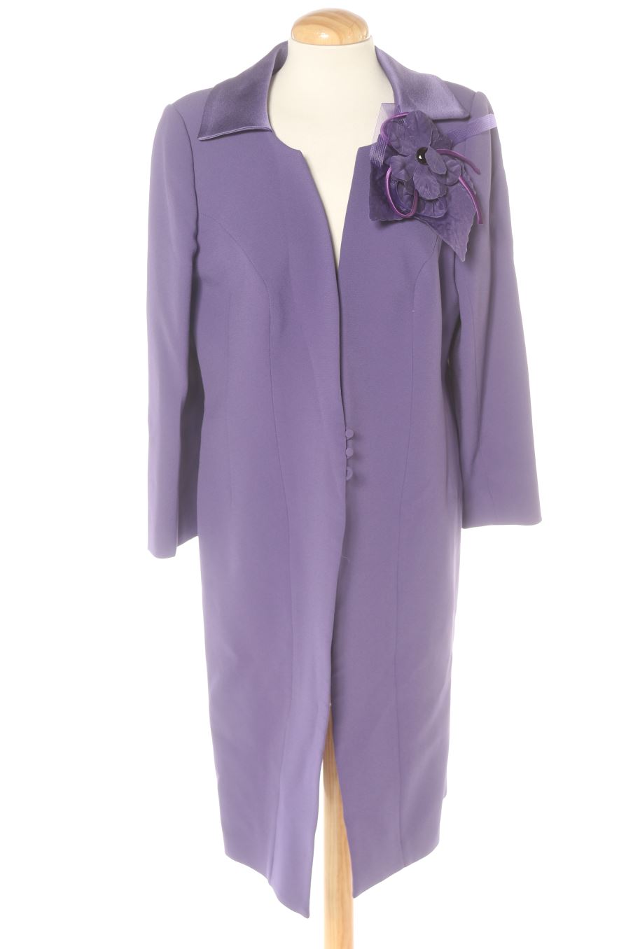 Abrigo de Manu Garcia costura de la talla M, de color morado