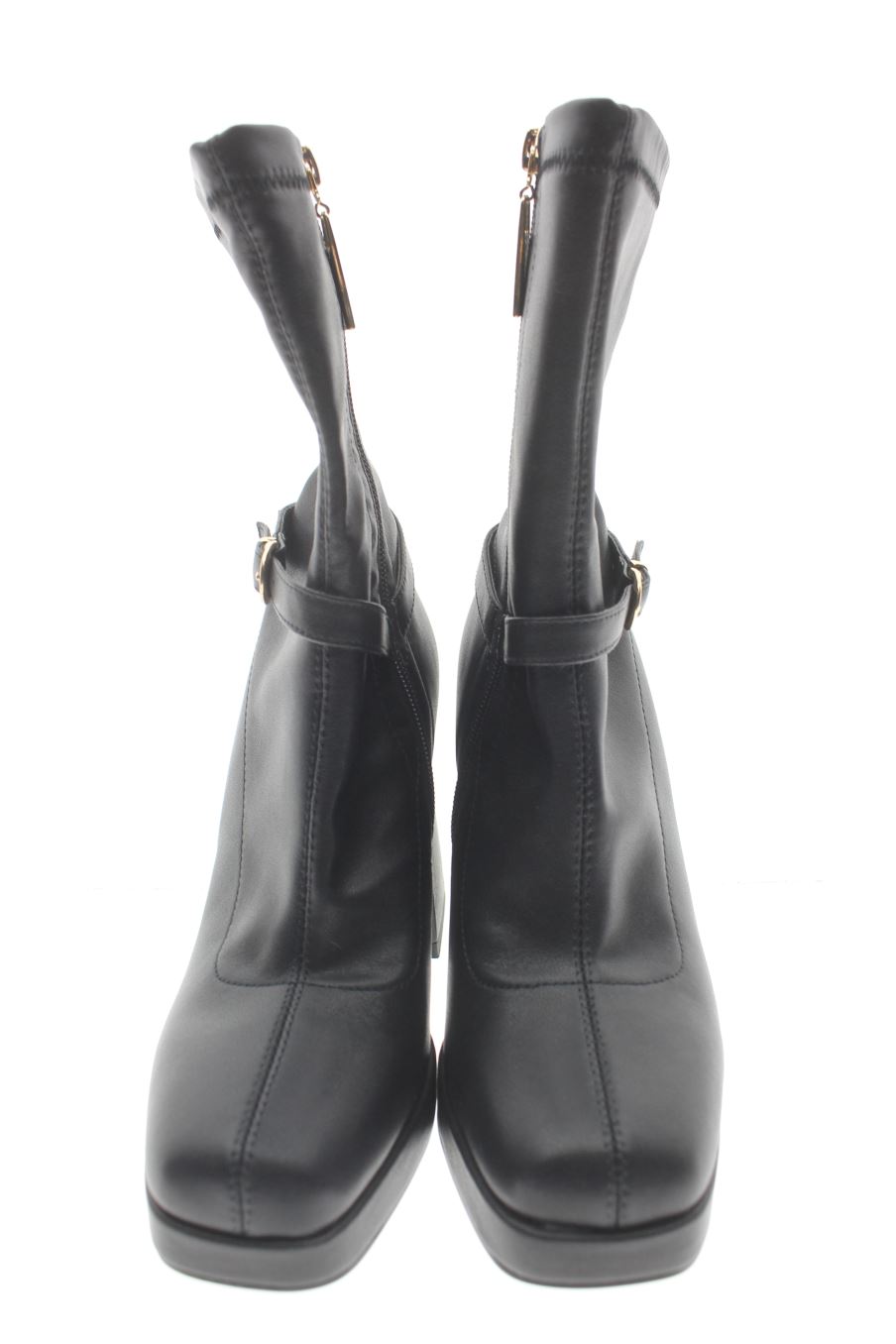 Botines de LOLA CASADEMUNT de la talla 37, de color negro de