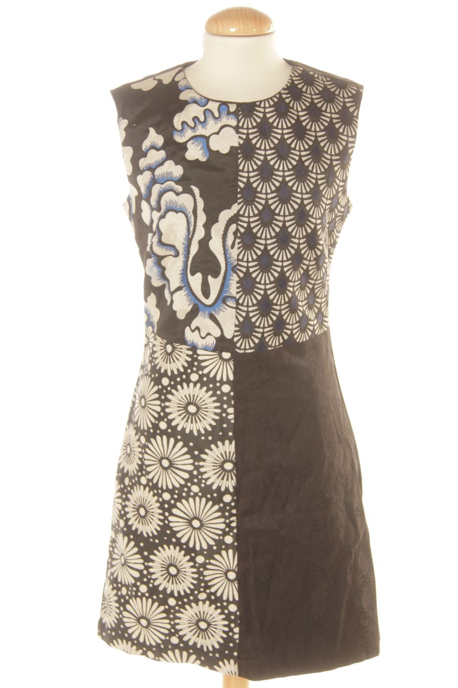 Robe casual Desigual de la taille M, de couleur imprimés