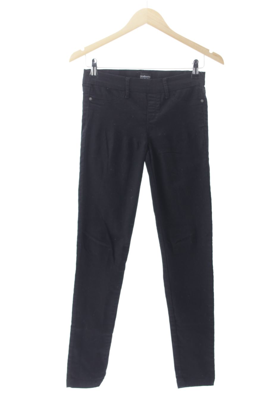 Jeans de Stradivarius de la talla 36, de color nero
