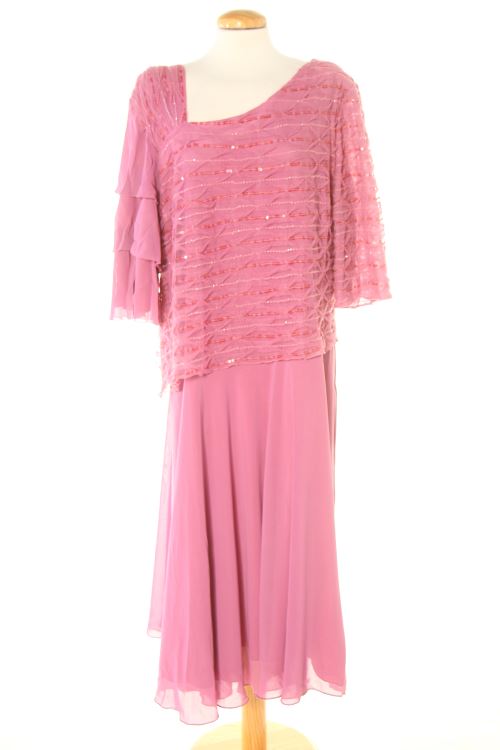 Aufwändiges Kleid