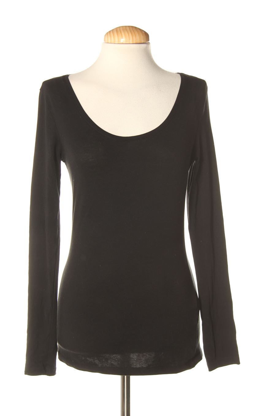 Camiseta manga larga de H&M de la talla S, de color negro