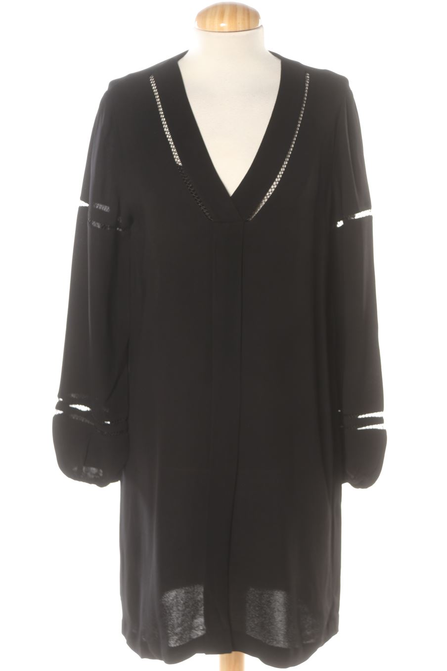 Vestido casual de Massimo Dutti de la talla 38, de color negro