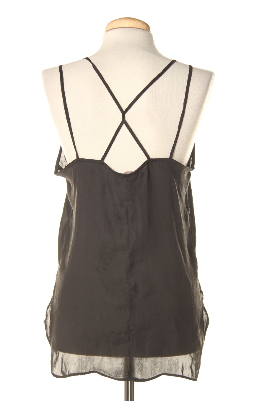Top de Bershka de la talla M, de color negro