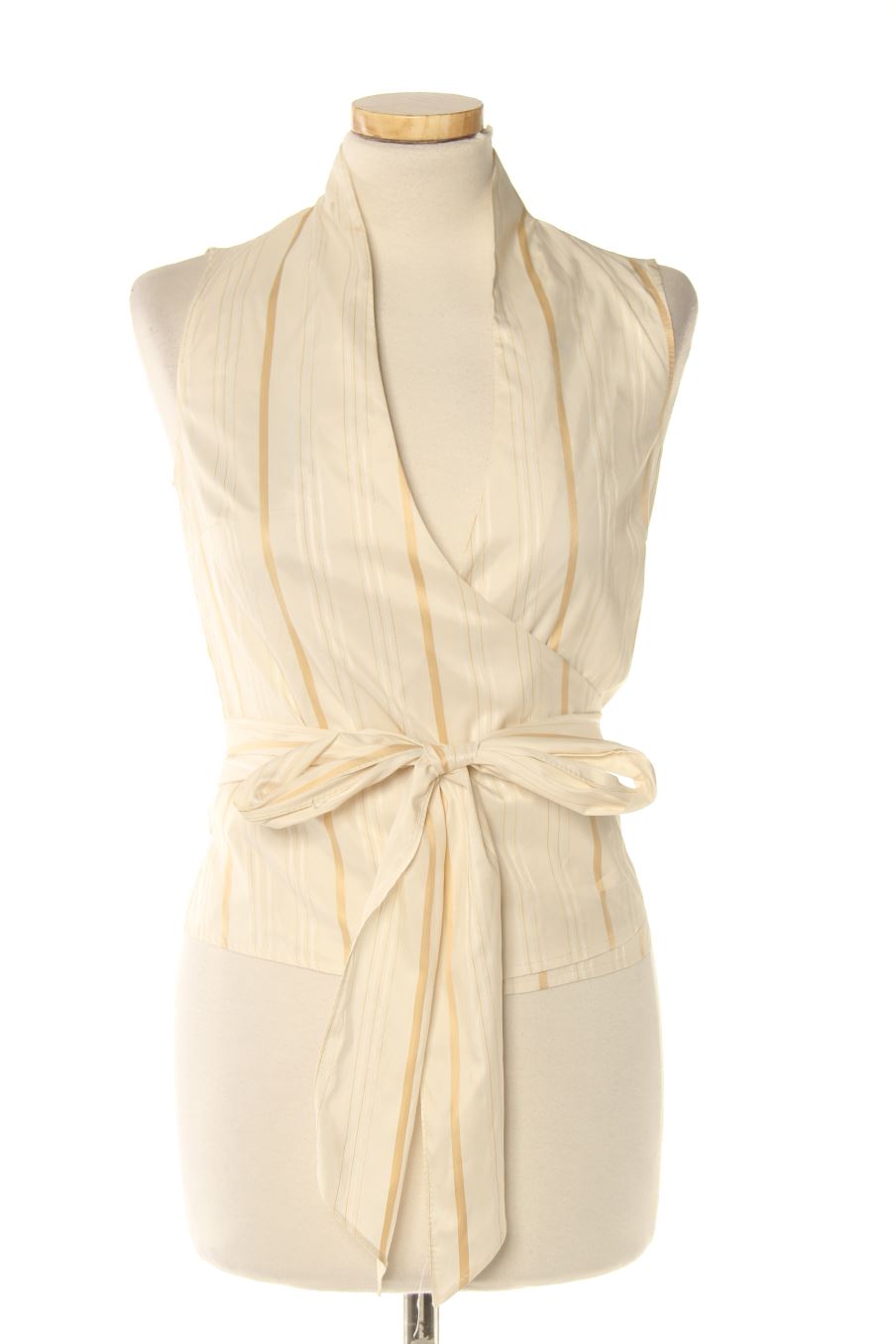 Top de Zara de la talla S, de color beige