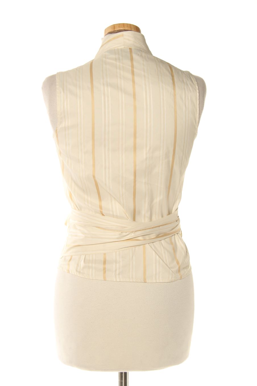 Top de Zara de la talla S, de color beige