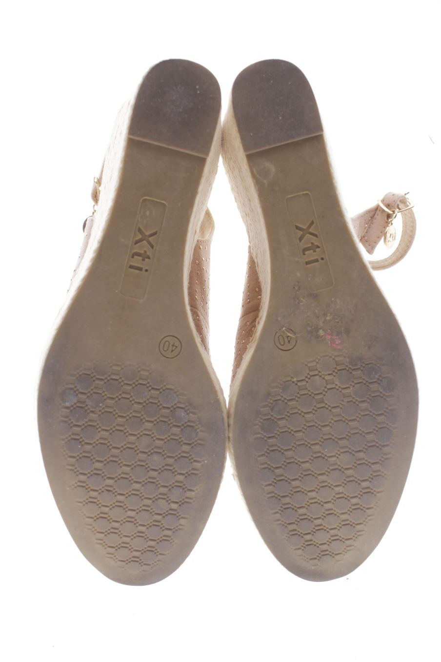 Sandalias tacon de Xti de la talla 40, de color marrón de