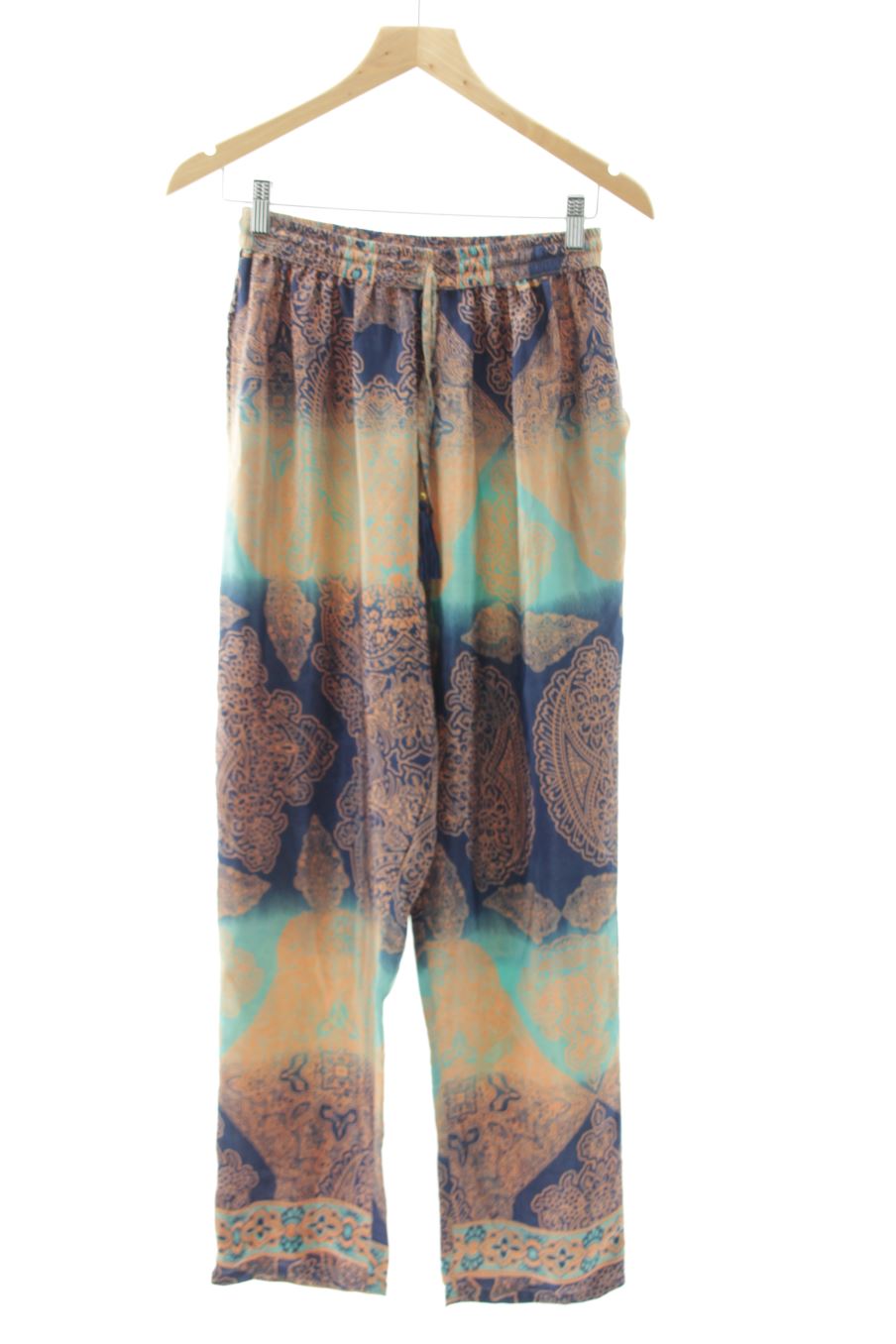 Pantalón Casual de PERCENTIL de la talla S, de color estampado