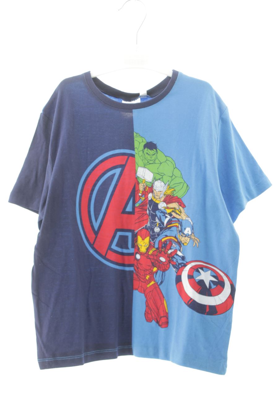 T-shirt Marvel de la taille 10 ans avec une étiquette