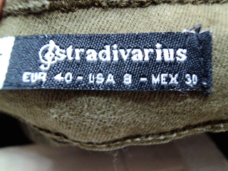 Jeans Stradivarius de la taille 40, de couleur vert de denim