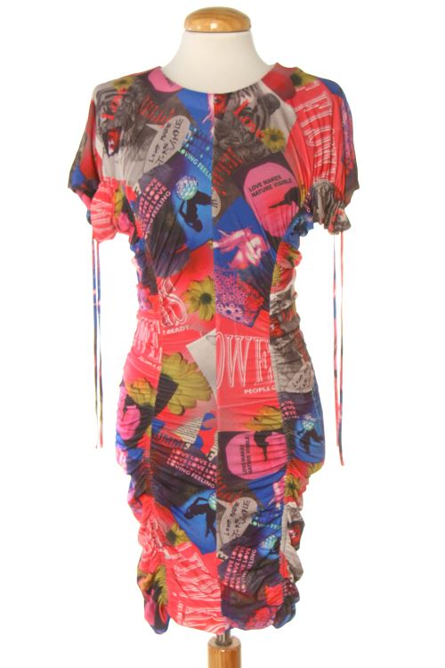 Aufwändiges Kleid
