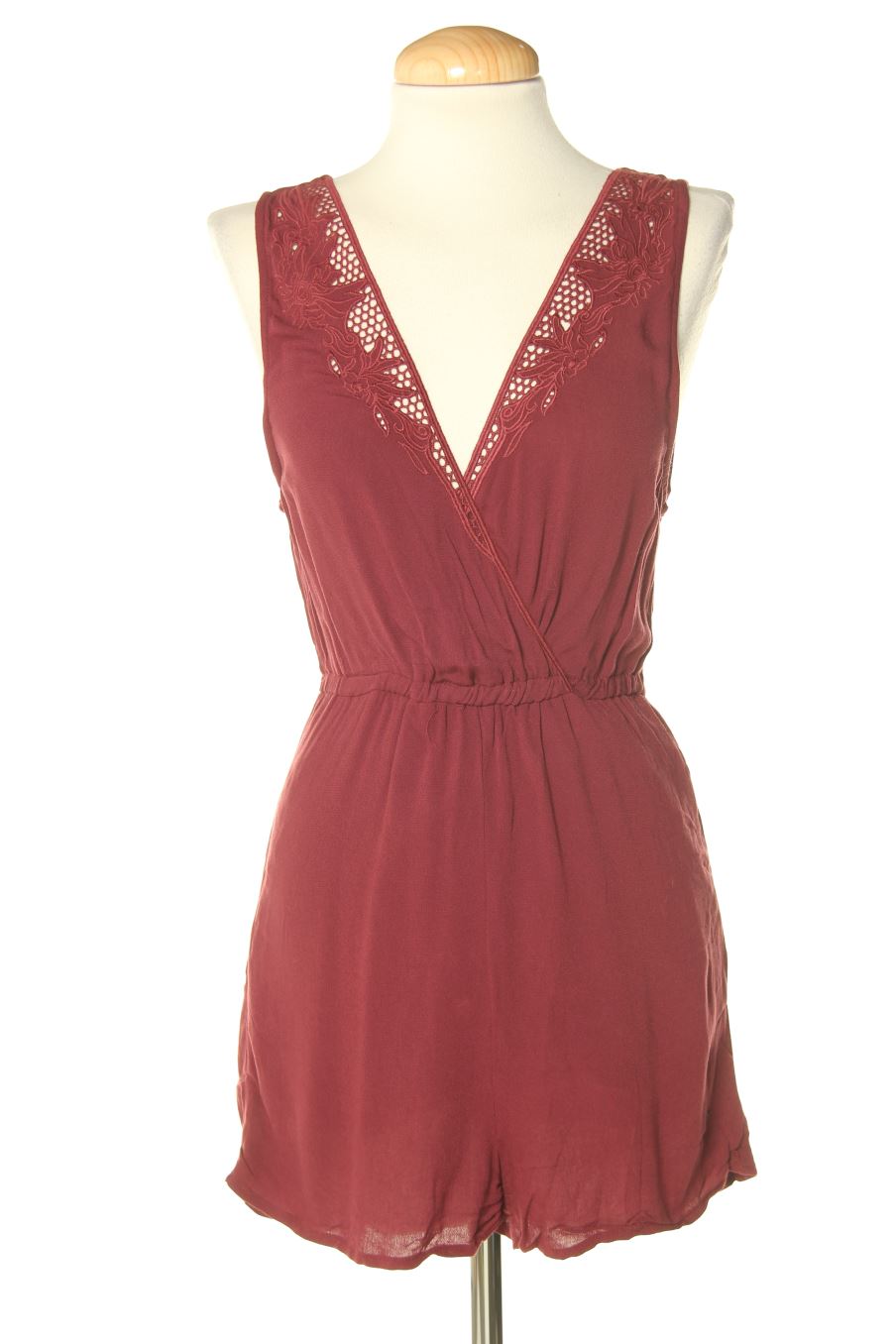 Combinaison Pull & Bear de la taille XS, de couleur bordeaux