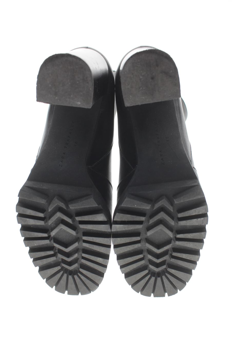 Botines de trf (ZARA) de la talla 40, de color negro de