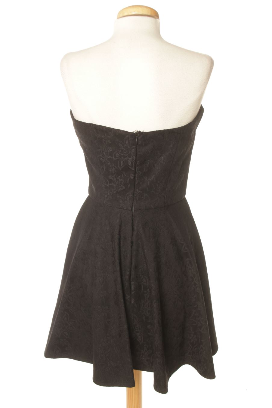 Robe casual Pull & Bear de la taille L, de couleur noir