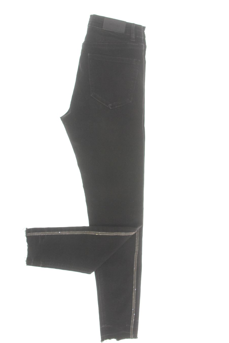 Jeans Stradivarius de la taille 38, de couleur noir de denim
