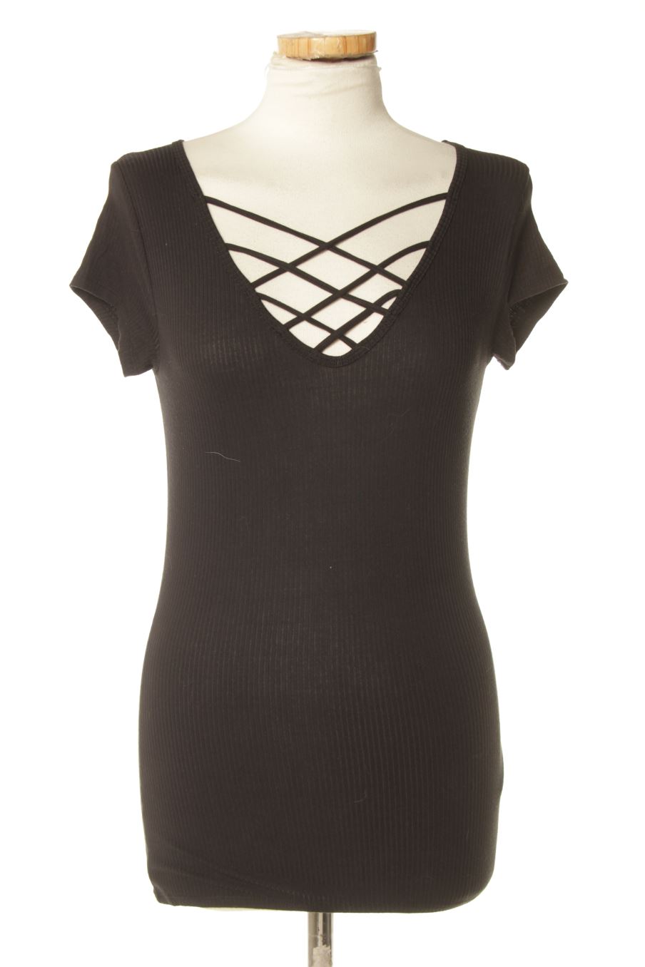 T-shirt Hollister de la taille XS, de couleur noir