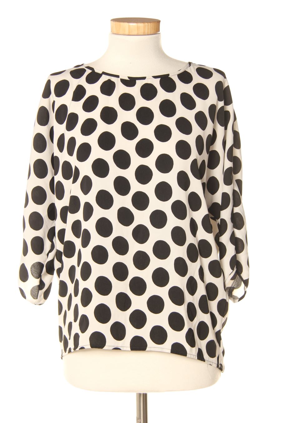 Blusa de manga corta de Zara de la talla XS, de color negro