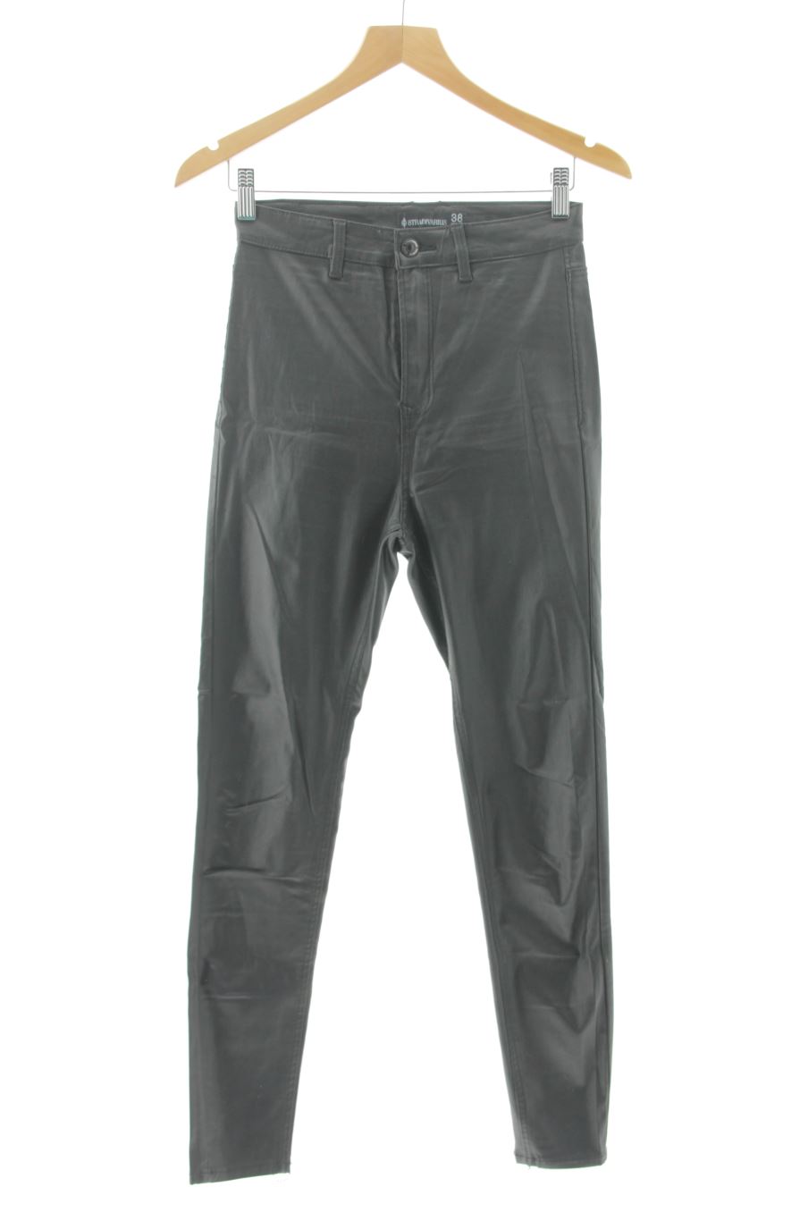 Pantaloni de Stradivarius de la talla 38, de color nero