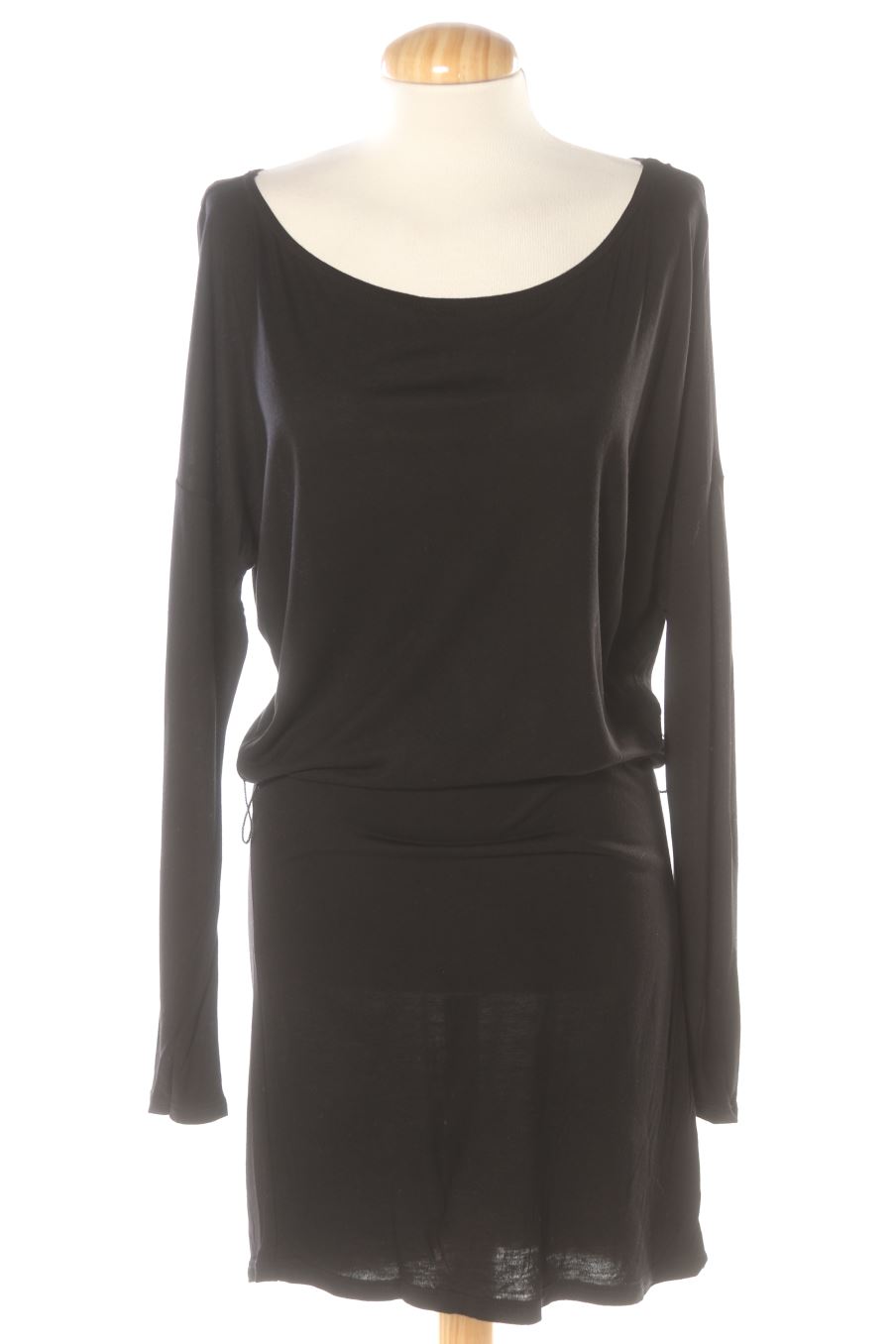 Robe casual Bershka de la taille M, de couleur noir