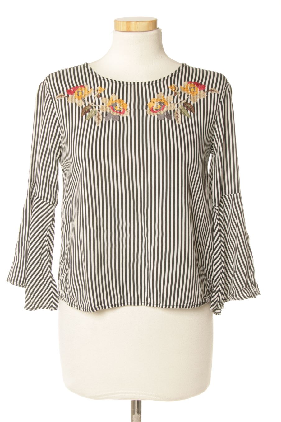 Blusa de manga larga de Pull & Bear de la talla S, de color rayas