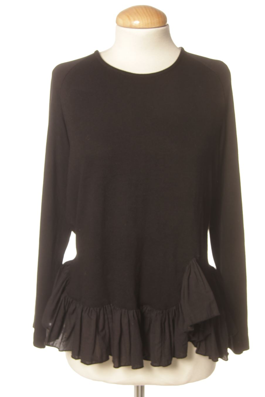Pull MANOLITA FALDOTAS de la taille M, de couleur noir