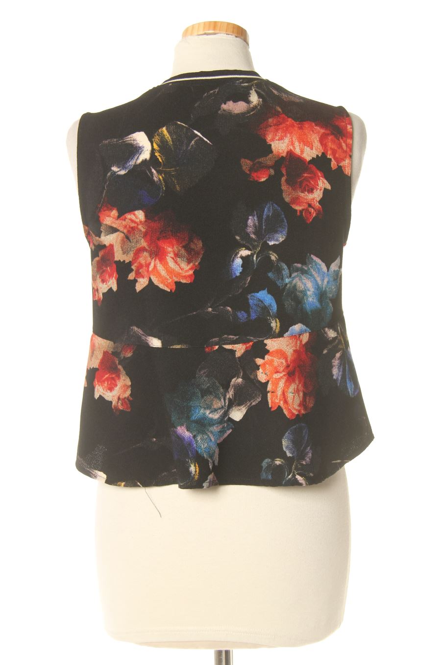 Top Pull & Bear de la taille S, de couleur fleurs