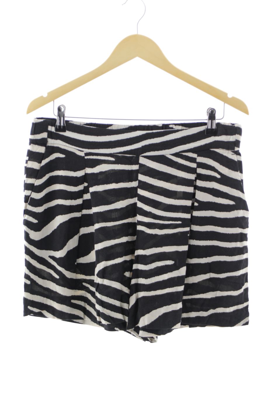 Shorts H&M de la taille 44, de couleur animal print