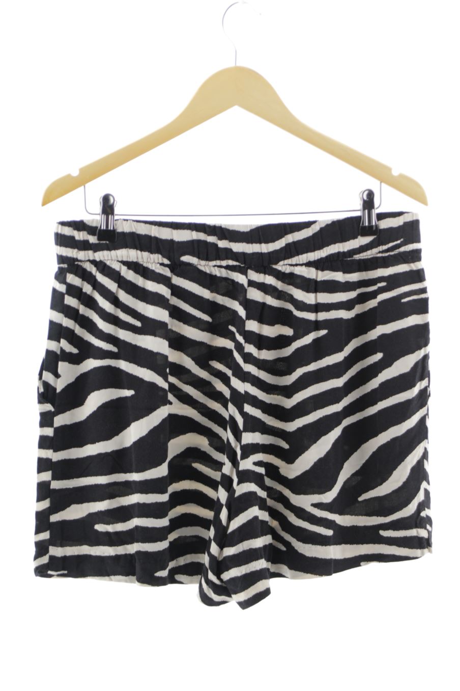 Shorts H&M de la taille 44, de couleur animal print