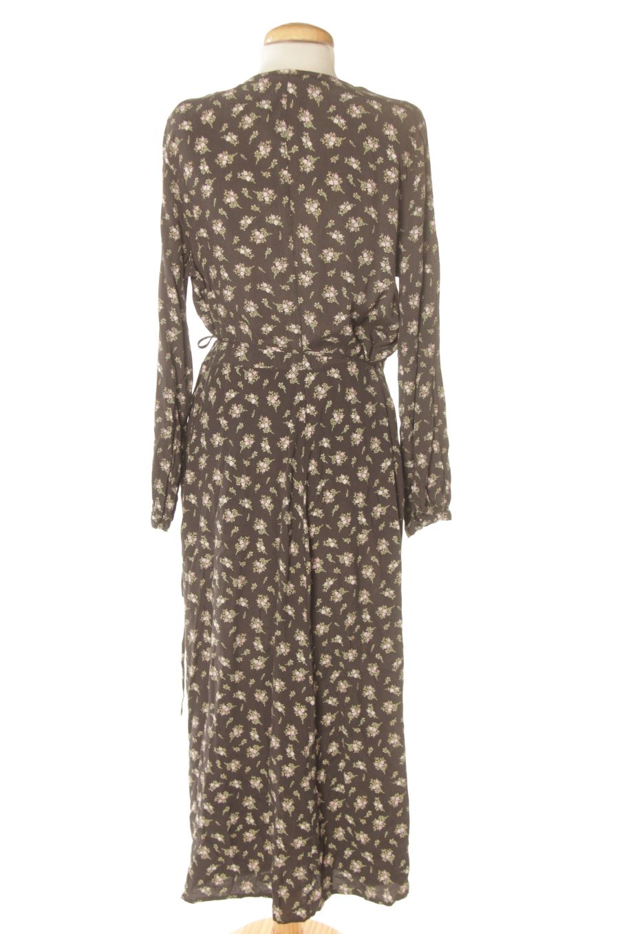Robe casual H&M de la taille M, de couleur fleurs