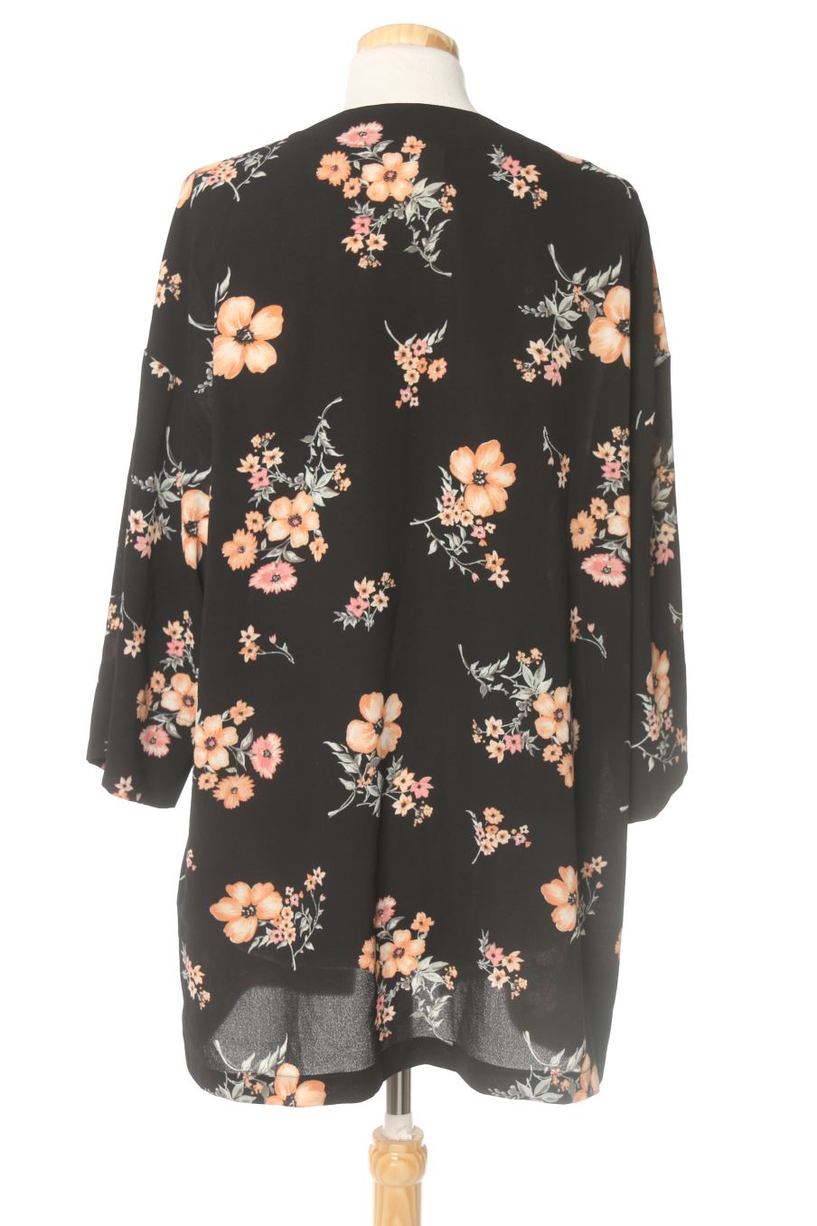 Kimono de H&M de la talla S, de color flores