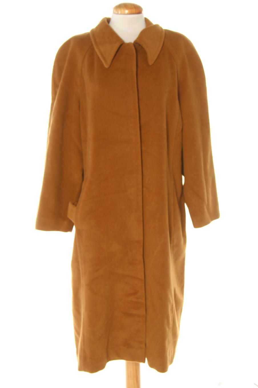 Manteau Yera de la taille 48, de couleur marron