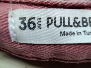 Jeans Pull & Bear de la taille 36, de couleur rose de denim