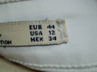 Jeans Zara de la taille 44, de couleur blanc de denim
