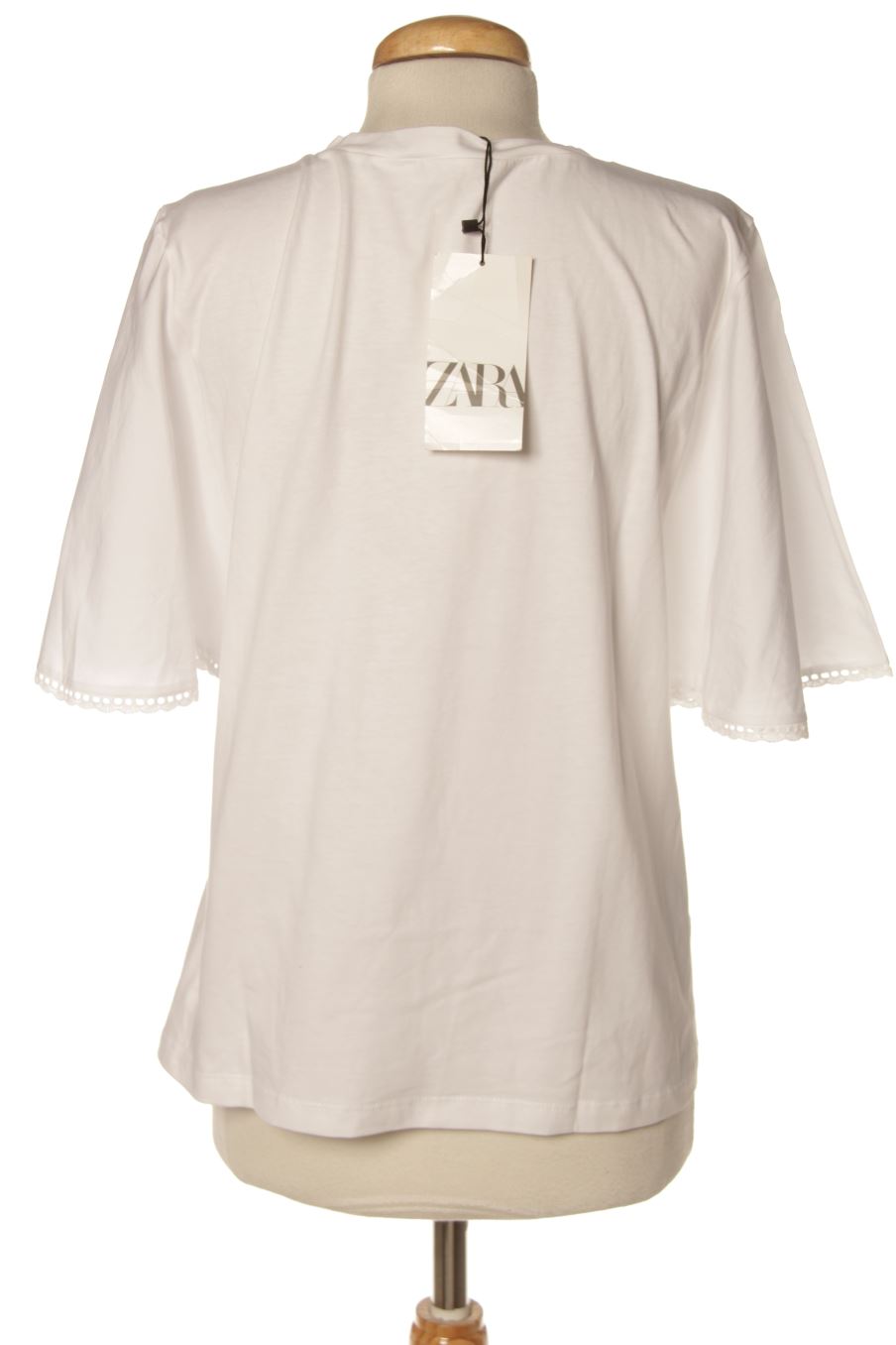 T-shirt Zara de la taille S, de couleur blanc