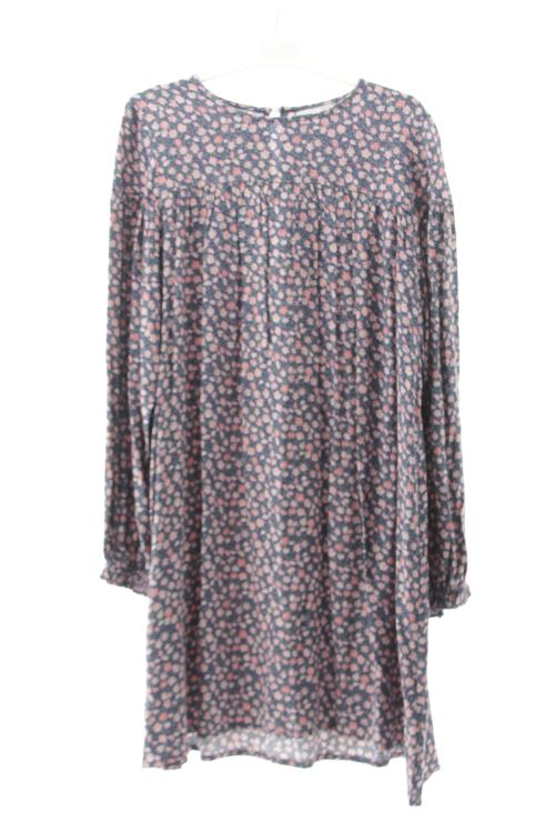 Aufwändiges Kleid