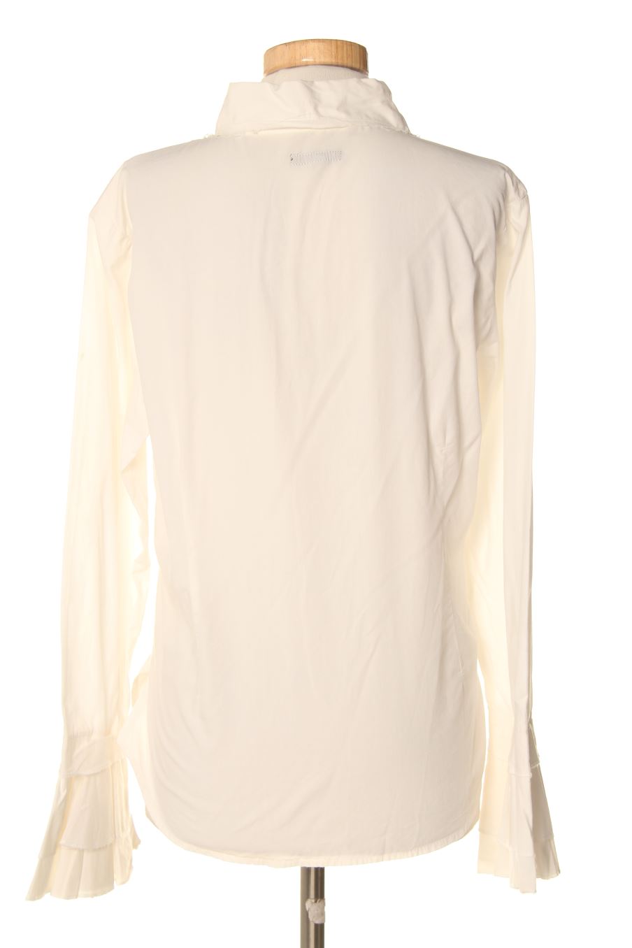 Camisa de CNB de la talla M, de color blanco