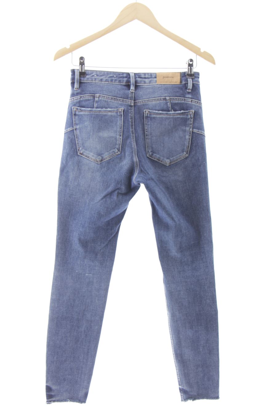 Jeans Stradivarius de la taille 36, de couleur bleu de denim
